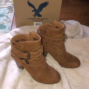 American Eagle booties